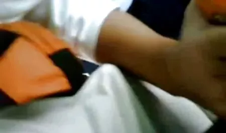 Tay, - cô fim xes nhat gái tóc vàng trên cô gái.